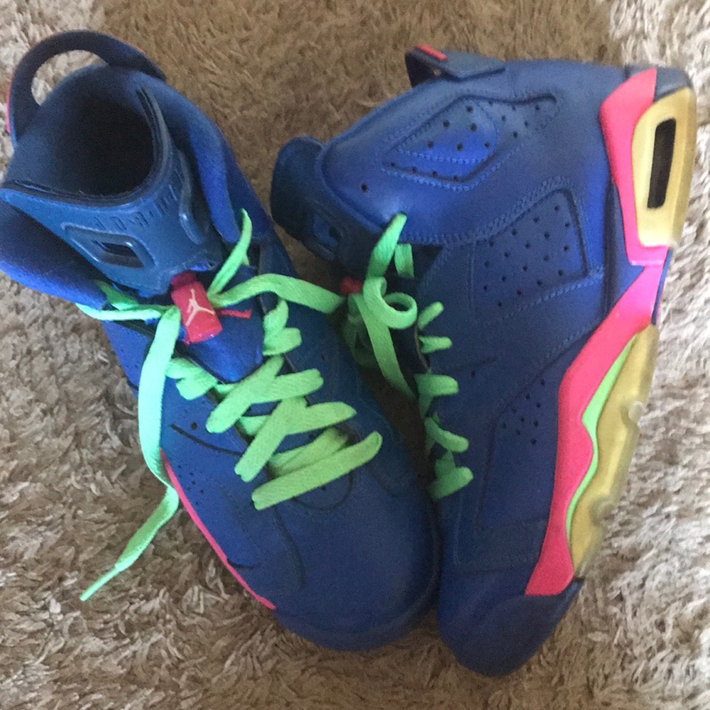 Air Jordan retro 6 kids size 5